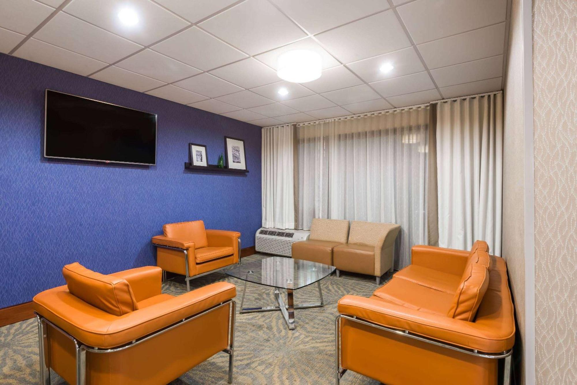 Hotel Wingate By Wyndham Springfield Exteriér fotografie