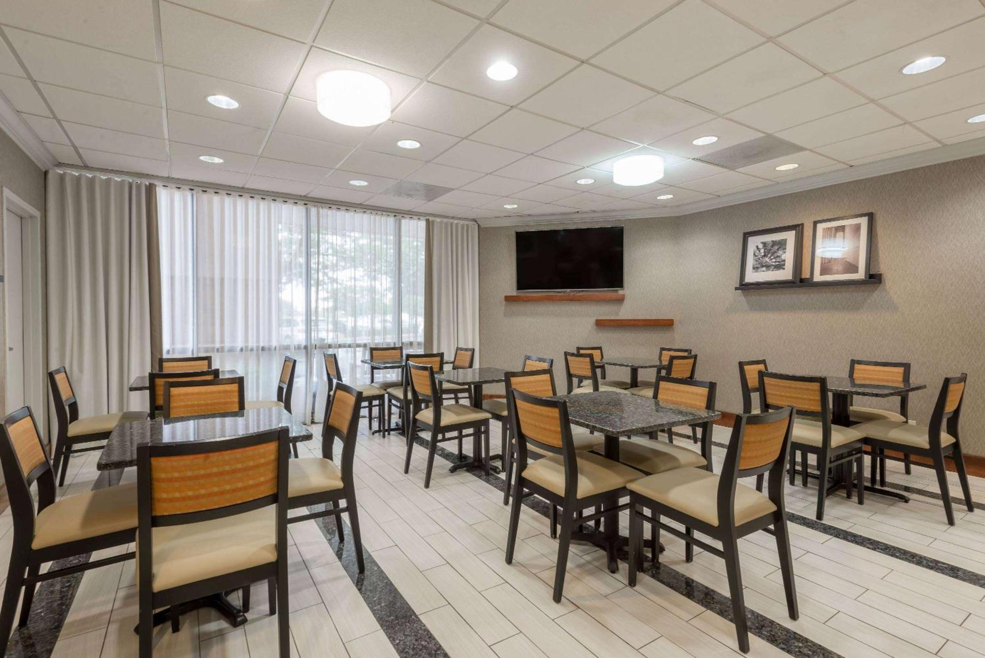 Hotel Wingate By Wyndham Springfield Exteriér fotografie